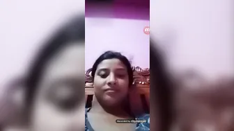 Young bhabhi showing huge mellows – homemade clip